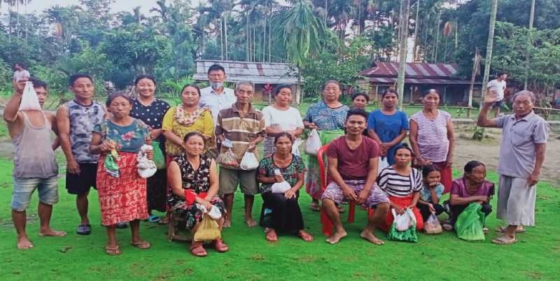 With the objective of helping poor farmers and to lessen their sufferings during the time of COVID-19 pandemic, the Ato Area Students’ Union (AASU) with assistance from SDAO Niuland distributed agricultural seeds to 203 families under Ato Area. The agricultural seeds included Maize, Soybean, Pigeon pea (Arhar dal). (Photo Courtesy: AASU)